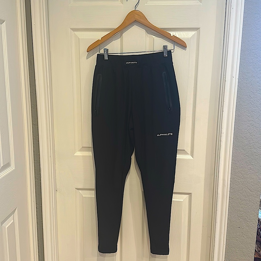 Alphalete men’s joggers size M